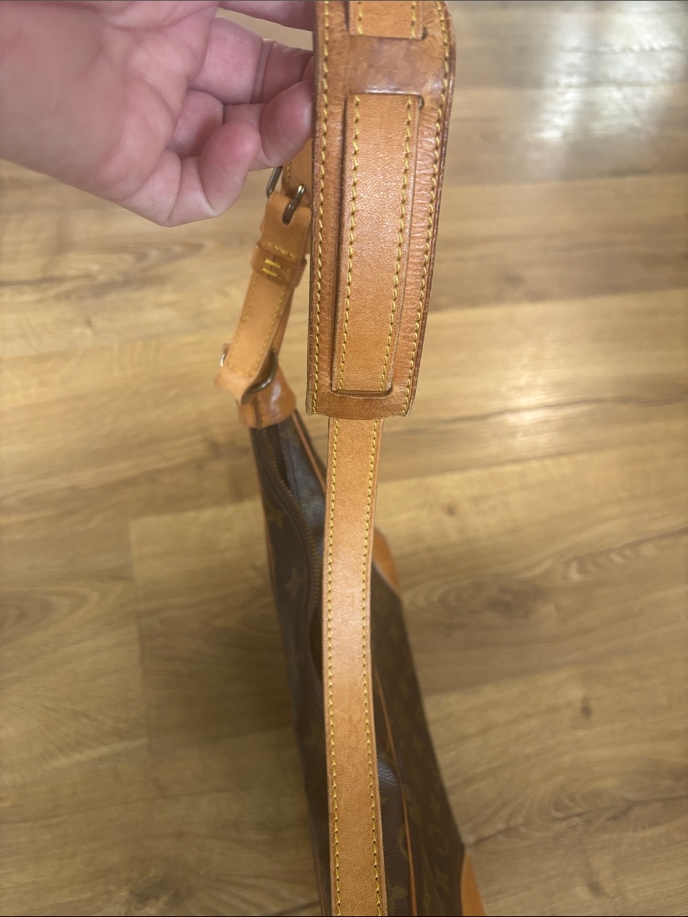 Louis Vuitton Monogram Canvas Shoulder Bag with Tan Trim - Picture 3 of 7